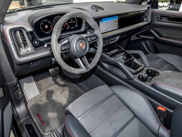 Porsche Cayenne III GTS — photo 13