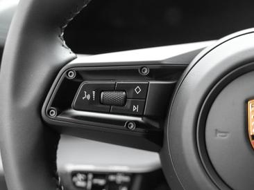 Porsche Taycan ph2 Black Edition — photo 33