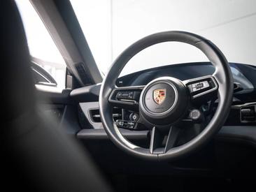 Porsche Taycan ph2 4 — photo 21