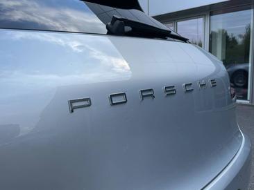 Porsche Macan S — photo 42