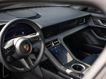Porsche Taycan ph2 4 — photo 22