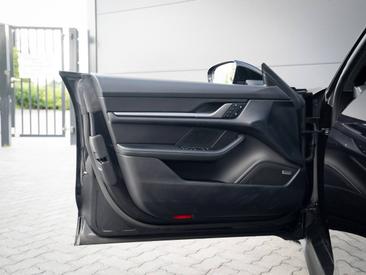 Porsche Taycan ph2 4 — photo 24