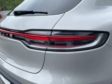 Porsche Macan S — photo 11