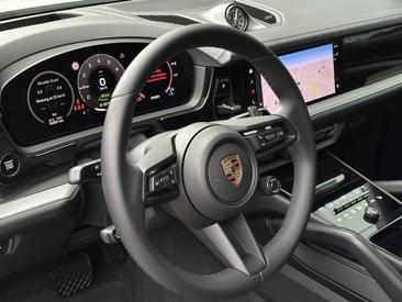 Porsche Cayenne III E-Hybrid Coupé — photo 11