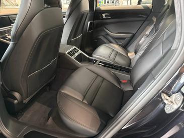 Porsche Panamera II ph2 GTS — photo 17