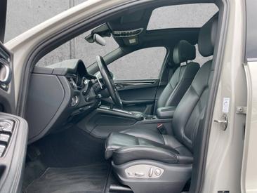 Porsche Macan S — photo 19