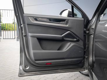 Porsche Cayenne III S E-Hybrid Coupé — photo 23