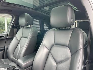 Porsche Macan S — photo 20