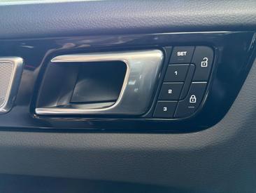 Porsche Cayenne III Platinum Edition — photo 25