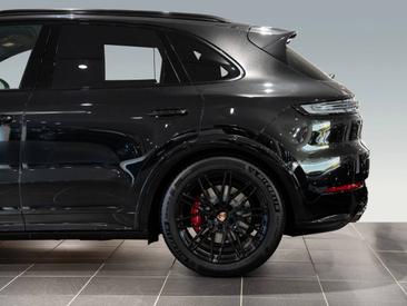 Porsche Cayenne III GTS — photo 10