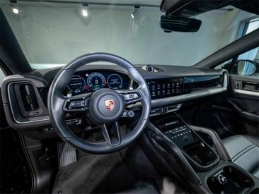 Porsche Cayenne III E-Hybrid Coupé — photo 11