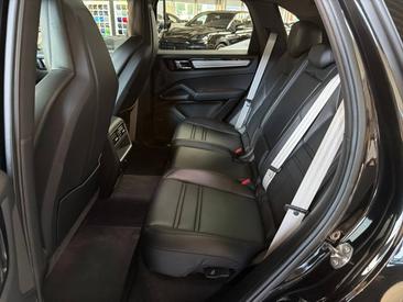 Porsche Cayenne III Platinum Edition — photo 27