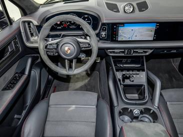 Porsche Cayenne III GTS — photo 25