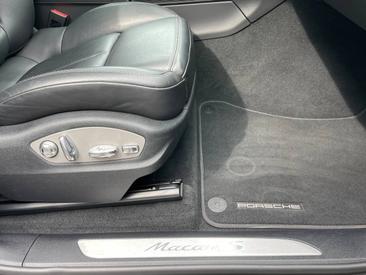 Porsche Macan S — photo 31