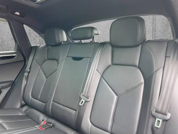 Porsche Macan S — photo 34