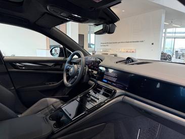 Porsche Panamera III GTS — photo 28
