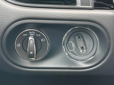 Porsche Macan S — photo 37