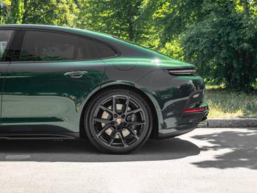 Porsche Panamera III 4 E-Hybrid — photo 11