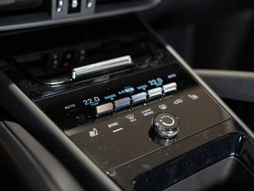 Porsche Cayenne III GTS — photo 23