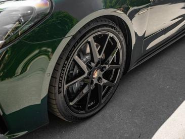 Porsche Panamera III 4 E-Hybrid — photo 13
