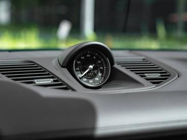 Porsche Panamera III 4 E-Hybrid — photo 21