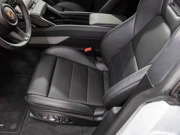 Porsche Cayenne E4 Coupé Electric — photo 14