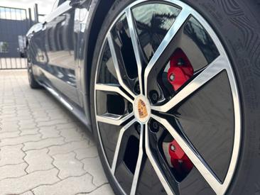 Porsche Taycan ph2 4S Black Edition — photo 12