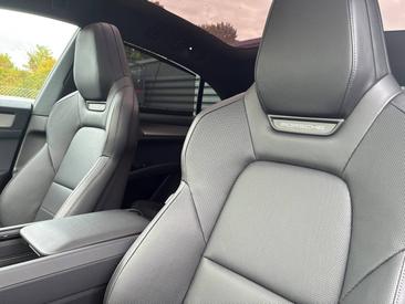 Porsche Cayenne E4 S Coupé Electric — photo 9
