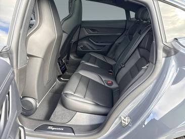 Porsche Taycan ph2 4S Black Edition — photo 15