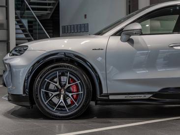 Porsche Cayenne E4 S Coupé Electric — photo 9