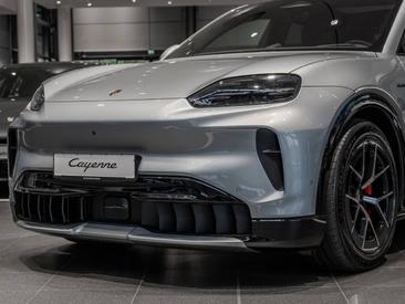 Porsche Cayenne E4 S Coupé Electric — photo 11