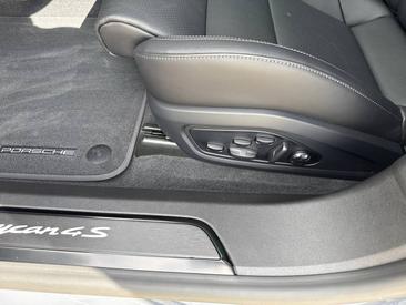 Porsche Taycan ph2 4S Black Edition — photo 28