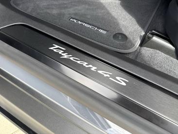 Porsche Taycan ph2 4S Black Edition — photo 33