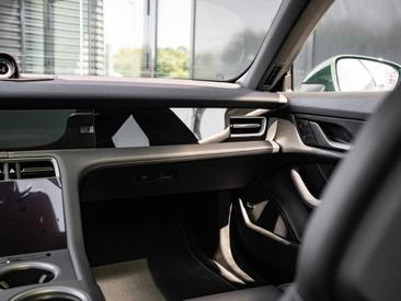 Porsche Taycan ph2 4 Cross Turismo — photo 26