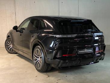 Porsche Cayenne E4 S Electric — photo 3