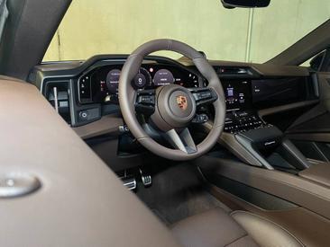 Porsche Cayenne E4 S Electric — photo 12