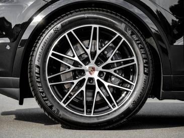 Porsche Cayenne III E-Hybrid Coupé Black Edition — photo 23