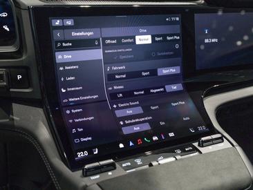 Porsche Cayenne E4 S Coupé Electric — photo 39