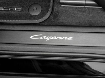 Porsche Cayenne III E-Hybrid Coupé Black Edition — photo 25