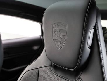 Porsche Taycan ph2 Black Edition — photo 29