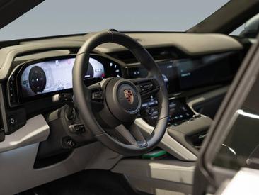 Porsche Cayenne E4 S Electric — photo 16