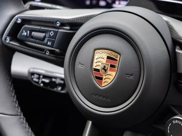 Porsche Taycan ph2 Black Edition — photo 30