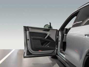 Porsche Cayenne E4 S Electric — photo 18