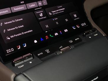 Porsche Cayenne E4 S Electric — photo 22