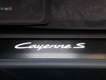 Porsche Cayenne E4 S Electric — photo 28