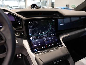 Porsche Cayenne E4 S Electric — photo 34