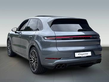 Porsche Cayenne III E-Hybrid Black Edition — photo 3