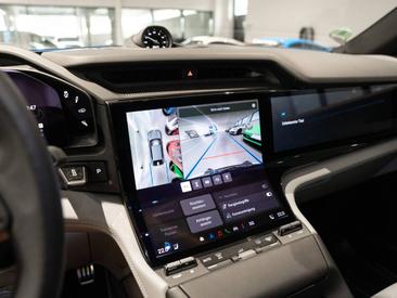 Porsche Cayenne E4 S Electric — photo 36