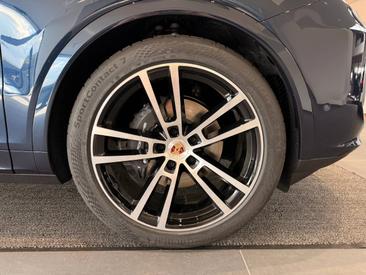 Porsche Cayenne III Black Edition — photo 12