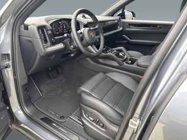 Porsche Cayenne III E-Hybrid Black Edition — photo 12